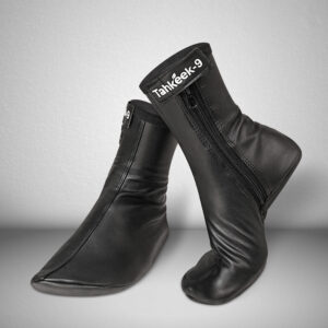 ১ জোড়া Tahkeek এর Synthetic Leather মোজা